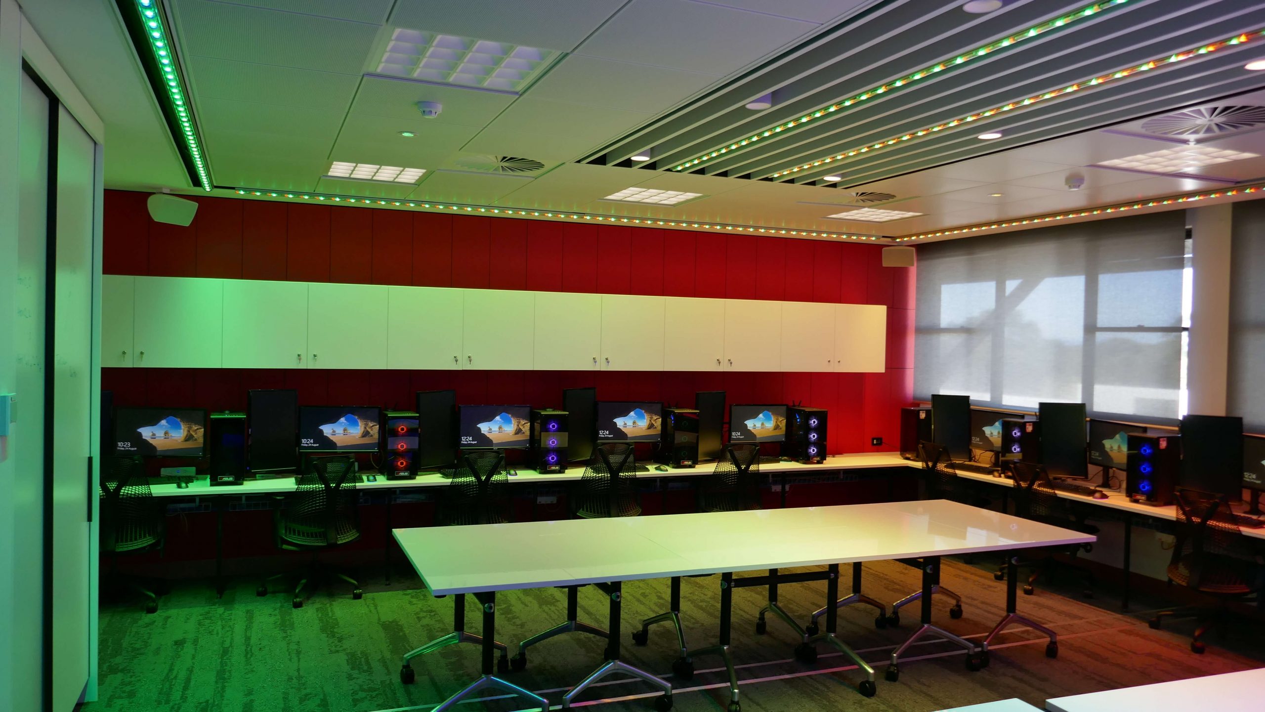 cablewise - commercial communication solutions in perth - Murdoch Network and Gaming Lounge